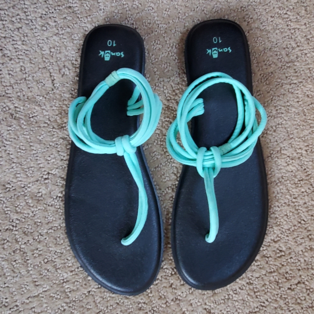 Aqua Sanuk Sandals